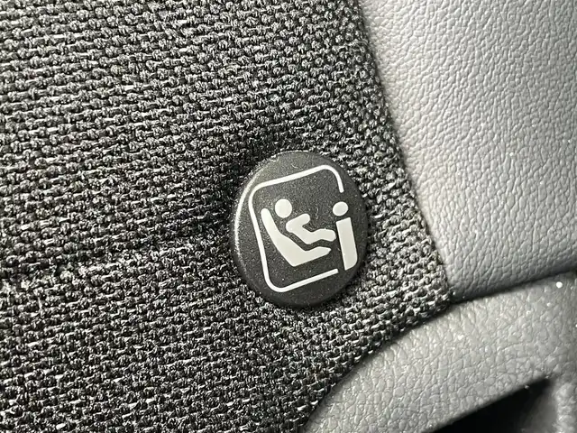 ホンダ ヴェゼル ハイブリッド e:HEV Z 佐賀県 2021(令3)年 6.7万km プラチナホワイトパール ワンオーナー/純正9インチナビゲーション・フルセグ/Bluetooth・USB・Applecarplay・androidaudio/バックカメラ/ビルトイン2.0ETC/パワーバックドア/置くだけ充電/AUTOHOLD/電子パーキング/ハーフレザーシート/シートヒーター/フルフラットシート/チップアップシート/革巻きステアリング/ステアリングヒーター/ステアリングリモコン/純正LEDシーケンシャルウィンカー/純正LEDヘッドライト/純正18インチアルミホイール/純正フロアマット/純正ドアバイザー/ホンダセンシング/・衝突軽減ブレーキ/・誤発進抑制機能/・歩行者事故低減ステアリング/・アダプティブクルーズコントロール/・路外逸脱抑制機能/・標識認識機能/・先行車発進お知らせ機能/・ブラインドスポットインフォメーション/・パーキングセンサーシステム/・緊急時停車支援機能