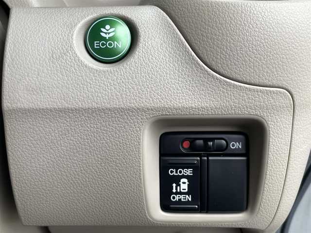 ホンダ Ｎ ＢＯＸ G Lパッケージ 熊本県 2012(平24)年 4.3万km アラバスターシルバーメタリック 社外オーディオ(DEH-480)/ＡＭ／ＦＭ／ＣＤ／ＵＳＢ／ＡＵＸ/前後ドライブレコーダー/片側パワースライドドア/電格ミラー/スマートキー/プッシュスタート/ハロゲンヘッドライト/ヘッドライトレベライザー/純正フロアマット/純正ドアバイザー/社外アルミホイール/保証書/取扱説明書(車両)