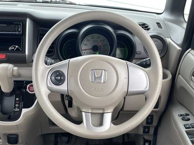 ホンダ Ｎ ＢＯＸ G Lパッケージ 熊本県 2012(平24)年 4.3万km アラバスターシルバーメタリック 社外オーディオ(DEH-480)/ＡＭ／ＦＭ／ＣＤ／ＵＳＢ／ＡＵＸ/前後ドライブレコーダー/片側パワースライドドア/電格ミラー/スマートキー/プッシュスタート/ハロゲンヘッドライト/ヘッドライトレベライザー/純正フロアマット/純正ドアバイザー/社外アルミホイール/保証書/取扱説明書(車両)