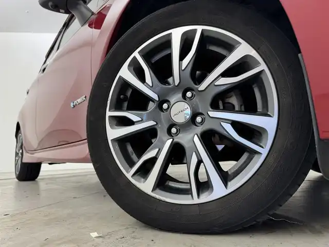 日産 ノート e-パワーオーテック スポーツスペック 福岡県 2019(令1)年 8.5万km ガーネットレッド アルパインナビ（ＢＴ，フルセグＴＶ）　/アラウンドビューモニター　/ＥＴＣ　/デジタルルームミラー　/インテリジェントクルコン　/コーナーセンサー　/エマージェンシーブレーキ　/レーンキープ　/純正１６インチＡＷ
