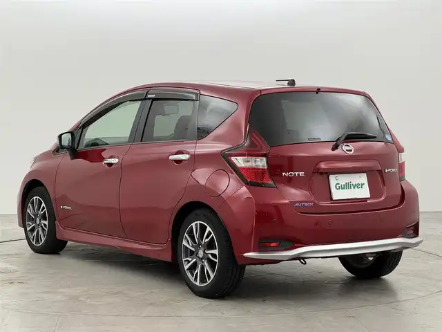 日産 ノート e-パワーオーテック スポーツスペック 福岡県 2019(令1)年 8.5万km ガーネットレッド アルパインナビ（ＢＴ，フルセグＴＶ）　/アラウンドビューモニター　/ＥＴＣ　/デジタルルームミラー　/インテリジェントクルコン　/コーナーセンサー　/エマージェンシーブレーキ　/レーンキープ　/純正１６インチＡＷ