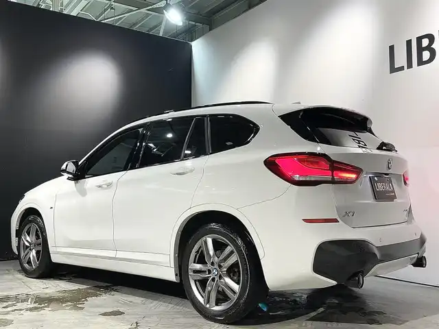 ＢＭＷ Ｘ１ xDrive 18d Mスポーツ EDジョイ+ 道央・札幌 2021(令3)年 3.5万km アルピンホワイトⅢ ドライビングアシストプラス/・ACC/アクティブクルーズコントロール/ドライビングアシスト/・レーンディパーチャーウォーニング/・前車接近警告機能/・衝突回避 被害軽減ブレーキ/パーキングアシスト/・PDC/パークディスタンスコントロール/・パーキングアシスト(縦列)/・リアビューカメラ/コンフォートパッケージ/・スライディングリヤシート/・ワイヤレスチャージング/・Mシートベルト/Mエアロダイナミクスパッケージ/Mスポーツサスペンション/コンフォートアクセス/オートマチックテールゲートオペレーション/LEDヘッドライト/LEDフロントフォグランプ/アンビエントライト/自動防眩ルームミラー/電動フロントシート/スポーツシート(ハーフレザーシート)/Mスポーツレザーステアリングホイール/10.25インチワイドコントロールディスプレイ/ミラー一体型ETC/社外ドライブレコーダー