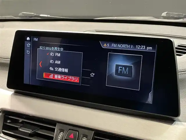 ＢＭＷ Ｘ１ xDrive 18d Mスポーツ EDジョイ+ 道央・札幌 2021(令3)年 3.5万km アルピンホワイトⅢ ドライビングアシストプラス/・ACC/アクティブクルーズコントロール/ドライビングアシスト/・レーンディパーチャーウォーニング/・前車接近警告機能/・衝突回避 被害軽減ブレーキ/パーキングアシスト/・PDC/パークディスタンスコントロール/・パーキングアシスト(縦列)/・リアビューカメラ/コンフォートパッケージ/・スライディングリヤシート/・ワイヤレスチャージング/・Mシートベルト/Mエアロダイナミクスパッケージ/Mスポーツサスペンション/コンフォートアクセス/オートマチックテールゲートオペレーション/LEDヘッドライト/LEDフロントフォグランプ/アンビエントライト/自動防眩ルームミラー/電動フロントシート/スポーツシート(ハーフレザーシート)/Mスポーツレザーステアリングホイール/10.25インチワイドコントロールディスプレイ/ミラー一体型ETC/社外ドライブレコーダー