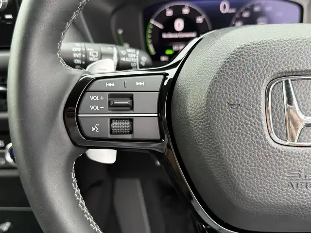 ホンダ ＺＲ－Ｖ ハイブリッド e:HEV Z 東京都 2023(令5)年 1.9万km プラチナホワイトパール BOSEサウンド/Honda SENSING/・衝突軽減ブレーキ/・誤発進抑制機能/・標識認識機能/・路外逸脱抑制機能/・車線維持支援システム/・先行車発進お知らせ機能/・アダプティブクルーズコントロール/・コーナーセンサー/マルチビューカメラシステム/プッシュスタート/純正9インチナビ/【FM/AM/USB/BT/フルセグTV】/ETC2.0/ワイヤレス充電器/レザーシート/パワーシート/シートヒーター/ステアリングヒーター/パワーテールゲート/LEDヘッドライト/オートライト/18インチ純正アルミホイール/スペアキー×１