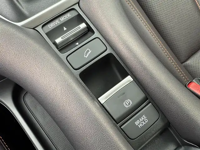 ホンダ ＺＲ－Ｖ ハイブリッド e:HEV Z 東京都 2023(令5)年 1.9万km プラチナホワイトパール BOSEサウンド/Honda SENSING/・衝突軽減ブレーキ/・誤発進抑制機能/・標識認識機能/・路外逸脱抑制機能/・車線維持支援システム/・先行車発進お知らせ機能/・アダプティブクルーズコントロール/・コーナーセンサー/マルチビューカメラシステム/プッシュスタート/純正9インチナビ/【FM/AM/USB/BT/フルセグTV】/ETC2.0/ワイヤレス充電器/レザーシート/パワーシート/シートヒーター/ステアリングヒーター/パワーテールゲート/LEDヘッドライト/オートライト/18インチ純正アルミホイール/スペアキー×１