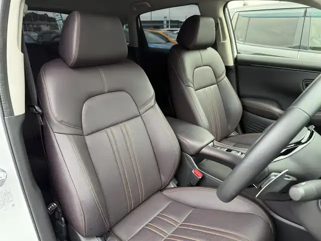 ホンダ ＺＲ－Ｖ ハイブリッド e:HEV Z 東京都 2023(令5)年 1.9万km プラチナホワイトパール BOSEサウンド/Honda SENSING/・衝突軽減ブレーキ/・誤発進抑制機能/・標識認識機能/・路外逸脱抑制機能/・車線維持支援システム/・先行車発進お知らせ機能/・アダプティブクルーズコントロール/・コーナーセンサー/マルチビューカメラシステム/プッシュスタート/純正9インチナビ/【FM/AM/USB/BT/フルセグTV】/ETC2.0/ワイヤレス充電器/レザーシート/パワーシート/シートヒーター/ステアリングヒーター/パワーテールゲート/LEDヘッドライト/オートライト/18インチ純正アルミホイール/スペアキー×１