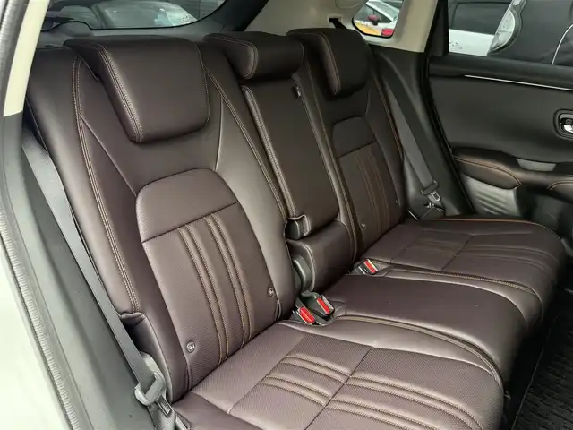 ホンダ ＺＲ－Ｖ ハイブリッド e:HEV Z 東京都 2023(令5)年 1.9万km プラチナホワイトパール BOSEサウンド/Honda SENSING/・衝突軽減ブレーキ/・誤発進抑制機能/・標識認識機能/・路外逸脱抑制機能/・車線維持支援システム/・先行車発進お知らせ機能/・アダプティブクルーズコントロール/・コーナーセンサー/マルチビューカメラシステム/プッシュスタート/純正9インチナビ/【FM/AM/USB/BT/フルセグTV】/ETC2.0/ワイヤレス充電器/レザーシート/パワーシート/シートヒーター/ステアリングヒーター/パワーテールゲート/LEDヘッドライト/オートライト/18インチ純正アルミホイール/スペアキー×１