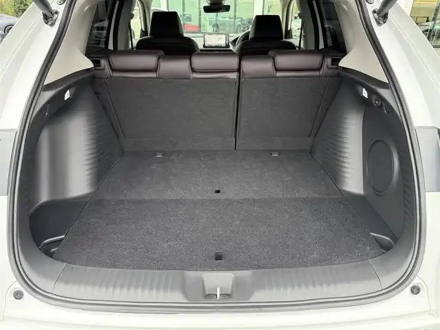 ホンダ ＺＲ－Ｖ ハイブリッド e:HEV Z 東京都 2023(令5)年 1.9万km プラチナホワイトパール BOSEサウンド/Honda SENSING/・衝突軽減ブレーキ/・誤発進抑制機能/・標識認識機能/・路外逸脱抑制機能/・車線維持支援システム/・先行車発進お知らせ機能/・アダプティブクルーズコントロール/・コーナーセンサー/マルチビューカメラシステム/プッシュスタート/純正9インチナビ/【FM/AM/USB/BT/フルセグTV】/ETC2.0/ワイヤレス充電器/レザーシート/パワーシート/シートヒーター/ステアリングヒーター/パワーテールゲート/LEDヘッドライト/オートライト/18インチ純正アルミホイール/スペアキー×１