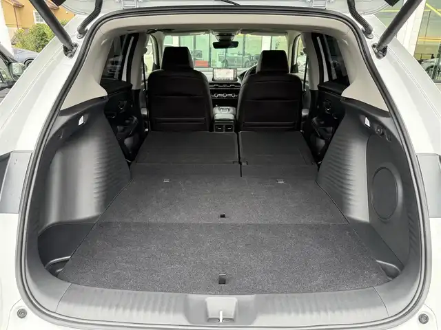 ホンダ ＺＲ－Ｖ ハイブリッド e:HEV Z 東京都 2023(令5)年 1.9万km プラチナホワイトパール BOSEサウンド/Honda SENSING/・衝突軽減ブレーキ/・誤発進抑制機能/・標識認識機能/・路外逸脱抑制機能/・車線維持支援システム/・先行車発進お知らせ機能/・アダプティブクルーズコントロール/・コーナーセンサー/マルチビューカメラシステム/プッシュスタート/純正9インチナビ/【FM/AM/USB/BT/フルセグTV】/ETC2.0/ワイヤレス充電器/レザーシート/パワーシート/シートヒーター/ステアリングヒーター/パワーテールゲート/LEDヘッドライト/オートライト/18インチ純正アルミホイール/スペアキー×１