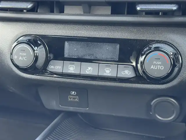 日産 ノート X 大分県 2021(令3)年 6.8万km オーロラフレアブルーパール ・純正ナビ(CD/DVD/BT/SD/USB)/・バックカメラ/・フルセグテレビ/・エマージェンシーブレーキ/・コーナーセンサー/・ドライブレコーダー/・テレビキャンセラー/・ドライブレコーダー/・ETC/・オートハイビーム/・オートホールド/・スマートキー/・プッシュスタートボタン