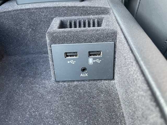 アウディ Ａ６ 2．0 TFSI クワトロSライン 青森県 2016(平28)年 7.7万km ミトスブラックメタリック ４WD/純正ナビ/バックカメラ/黒本革シート/D/N席パワーシート/D/N席シートヒーター/MTモード/パーキングセンサー/クルーズコントロール/スマートキー/LEDヘッドライト/19インチ純正アルミホイール/保証書/取扱説明書