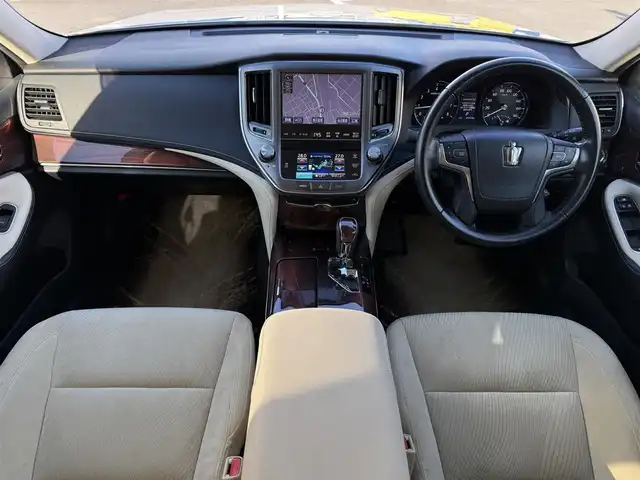 トヨタ クラウン ロイヤル ロイヤルサルーン 栃木県 2014(平26)年 3.5万km ホワイトパールクリスタルシャイン メーカー装着ナビ/フルセグTV/DVD再生機能/Bluetooth/バックカメラ/ステアリングリモコン/クルーズコントロール/前席パワーシート/リア5面フィルム/ローダウン/クリアランスソナー/ビルトインETC/スマートキー