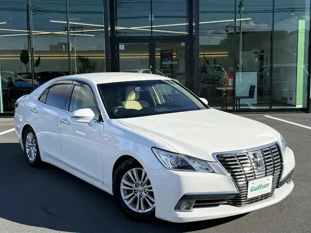 トヨタ クラウン ロイヤル ロイヤルサルーン 栃木県 2014(平26)年 3.5万km ホワイトパールクリスタルシャイン メーカー装着ナビ/フルセグTV/DVD再生機能/Bluetooth/バックカメラ/ステアリングリモコン/クルーズコントロール/前席パワーシート/リア5面フィルム/ローダウン/クリアランスソナー/ビルトインETC/スマートキー