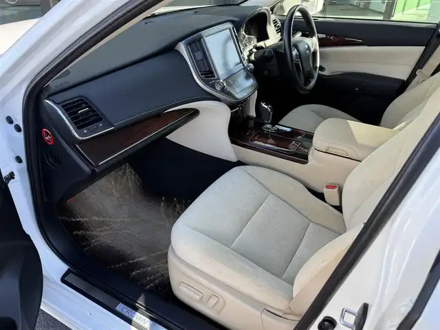 トヨタ クラウン ロイヤル ロイヤルサルーン 栃木県 2014(平26)年 3.5万km ホワイトパールクリスタルシャイン メーカー装着ナビ/フルセグTV/DVD再生機能/Bluetooth/バックカメラ/ステアリングリモコン/クルーズコントロール/前席パワーシート/リア5面フィルム/ローダウン/クリアランスソナー/ビルトインETC/スマートキー