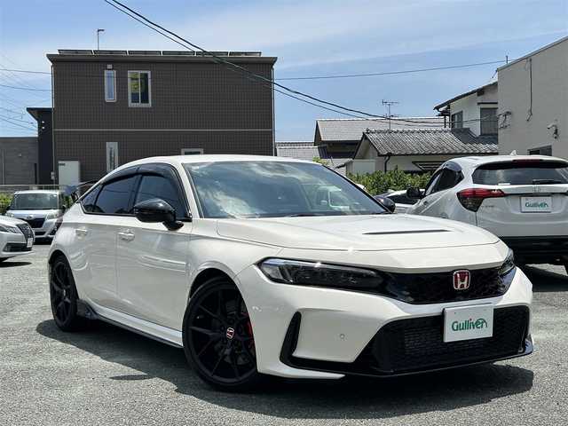 ホンダ シビック タイプR 熊本県 2024(令6)年 0.1万km チャンピオンシップホワイト ホンダセンシング/プッシュスタート/純正ナビ/（フルセグTV・BTオーディオ）/バックカメラ/ビルトインETC/純正19インチAW/bremboキャリパー/レーダークルーズ/LEDヘッドライト/オートライト/前後コーナーセンサー/横滑り防止装置/ウィンカーミラー/純正フロアマット/純正ドアバイザー/新車保証書/取扱説明書/スマートスペアキー×1本