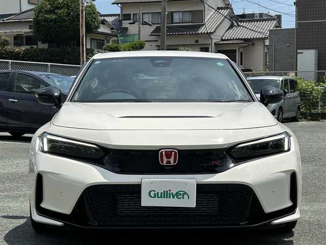 ホンダ シビック タイプR 熊本県 2024(令6)年 0.1万km チャンピオンシップホワイト ホンダセンシング/プッシュスタート/純正ナビ/（フルセグTV・BTオーディオ）/バックカメラ/ビルトインETC/純正19インチAW/bremboキャリパー/レーダークルーズ/LEDヘッドライト/オートライト/前後コーナーセンサー/横滑り防止装置/ウィンカーミラー/純正フロアマット/純正ドアバイザー/新車保証書/取扱説明書/スマートスペアキー×1本