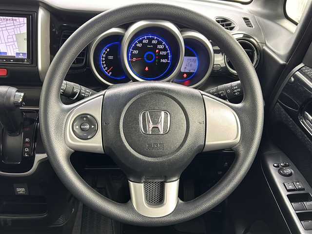 ホンダ Ｎ ＢＯＸ カスタム G 岐阜県 2015(平27)年 7.6万km プレミアムホワイトパール SDナビ　NR-MZ33/CD/DVD/Bluetooth/ワンセグTV/バックモニター/両側パワースライドドア/シティブレーキアクティブシステム/ステアリングスイッチ/電動格納ミラー/オートHIDヘッドライト