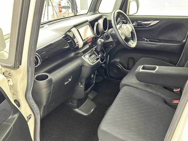 ホンダ Ｎ ＢＯＸ カスタム G 岐阜県 2015(平27)年 7.6万km プレミアムホワイトパール SDナビ　NR-MZ33/CD/DVD/Bluetooth/ワンセグTV/バックモニター/両側パワースライドドア/シティブレーキアクティブシステム/ステアリングスイッチ/電動格納ミラー/オートHIDヘッドライト