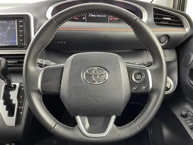 トヨタ シエンタ G クエロ 大阪府 2022(令4)年 3.3万km ブラックマイカ トヨタセーフティセンス/　・衝突軽減ブレーキ/　・プリクラッシュセーフティ　PCS/　・レーンディパーチャーアラート　LDA/　・オートマチックハイビーム　AHB/純正ナビ/　Bluetooth/フルセグ/CD/バックカメラ/両側パワースライドドア/LEDオートライト/フォグランプ/ハーフレザーシート/スマートキー/ビルトインETC/ステアリングスイッチ/コーナーセンサー/革巻きステアリング/フロアマット