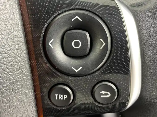 トヨタ シエンタ G クエロ 大阪府 2022(令4)年 3.3万km ブラックマイカ トヨタセーフティセンス/　・衝突軽減ブレーキ/　・プリクラッシュセーフティ　PCS/　・レーンディパーチャーアラート　LDA/　・オートマチックハイビーム　AHB/純正ナビ/　Bluetooth/フルセグ/CD/バックカメラ/両側パワースライドドア/LEDオートライト/フォグランプ/ハーフレザーシート/スマートキー/ビルトインETC/ステアリングスイッチ/コーナーセンサー/革巻きステアリング/フロアマット