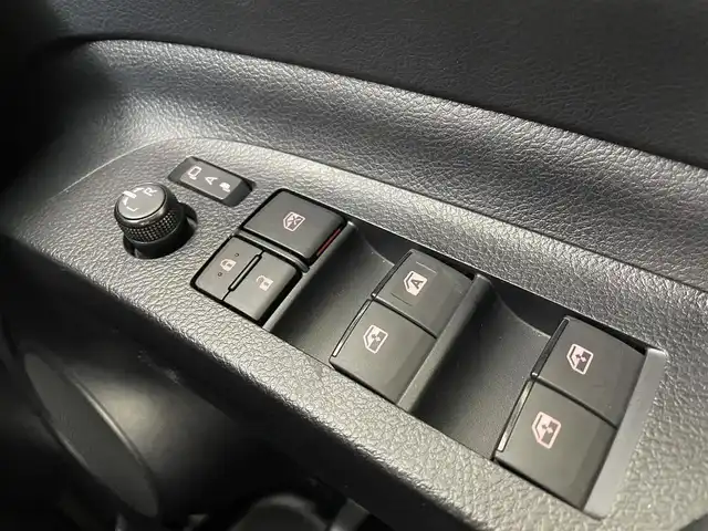 トヨタ シエンタ G クエロ 大阪府 2022(令4)年 3.3万km ブラックマイカ トヨタセーフティセンス/　・衝突軽減ブレーキ/　・プリクラッシュセーフティ　PCS/　・レーンディパーチャーアラート　LDA/　・オートマチックハイビーム　AHB/純正ナビ/　Bluetooth/フルセグ/CD/バックカメラ/両側パワースライドドア/LEDオートライト/フォグランプ/ハーフレザーシート/スマートキー/ビルトインETC/ステアリングスイッチ/コーナーセンサー/革巻きステアリング/フロアマット