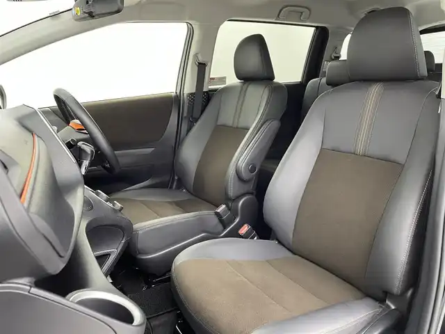 トヨタ シエンタ G クエロ 大阪府 2022(令4)年 3.3万km ブラックマイカ トヨタセーフティセンス/　・衝突軽減ブレーキ/　・プリクラッシュセーフティ　PCS/　・レーンディパーチャーアラート　LDA/　・オートマチックハイビーム　AHB/純正ナビ/　Bluetooth/フルセグ/CD/バックカメラ/両側パワースライドドア/LEDオートライト/フォグランプ/ハーフレザーシート/スマートキー/ビルトインETC/ステアリングスイッチ/コーナーセンサー/革巻きステアリング/フロアマット