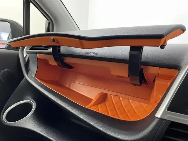 トヨタ シエンタ G クエロ 大阪府 2022(令4)年 3.3万km ブラックマイカ トヨタセーフティセンス/　・衝突軽減ブレーキ/　・プリクラッシュセーフティ　PCS/　・レーンディパーチャーアラート　LDA/　・オートマチックハイビーム　AHB/純正ナビ/　Bluetooth/フルセグ/CD/バックカメラ/両側パワースライドドア/LEDオートライト/フォグランプ/ハーフレザーシート/スマートキー/ビルトインETC/ステアリングスイッチ/コーナーセンサー/革巻きステアリング/フロアマット