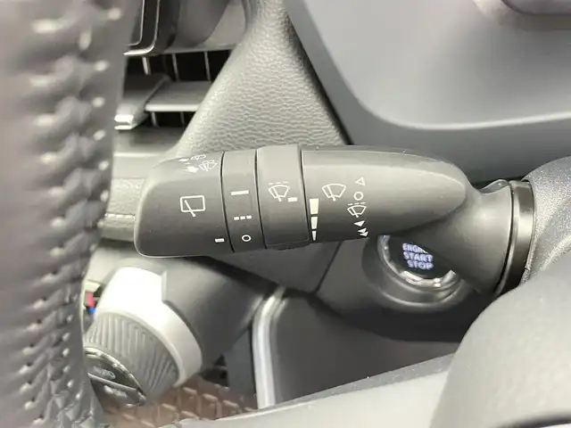トヨタ ＲＡＶ４ G Zパッケージ 千葉県 2023(令5)年 3.4万km アティチュードブラックマイカ 禁煙車/ワンオーナー/トヨタセーフティセンス/・プリクラッシュセーフティ/・レーントレーシングアシスト/・レーダークルーズコントロール/・オートマチックハイビーム/パワーバックドア/純正10.5インチディスプレイオーディオ/Bluetooth/フルセグ/AM/FM/アラウンドビューモニター/レーダークルーズコントロール/LEDオートライト/ハーフレザーシート/純正19インチアルミホイール/ルーフレール/USBポート/プッシュスタート/スマートキー/取扱説明書/保証書