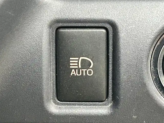 トヨタ ヴォクシー V 道央・札幌 2014(平26)年 10.9万km ダークバイオレットマイカメタリック ・4WD/・社外ナビ/フルセグTV/DVD/CD/SD/BT/・バックカメラ/・左側パワースライドドア/・社外エンジンスターター/・クルーズコントロール/・オートマチックハイビーム/・アイドリングストップ/・ETC/・横滑り防止/・リヤクーラー/・LEDヘッドライト/・フロントフォグ/・プッシュスタート/・スマートキー/・ドアバイザー/・電格ミラー