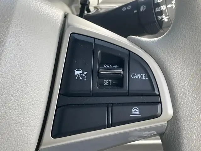 スズキ ワゴンＲ スマイル HYBRID X 岡山県 2025(令7)年 0.2万km シフォンアイボリーメタリック 登録時走行距離：　1930km/禁煙車/カラーヘッドアップディスプレイ/純正9インチナビ/　(CD/フルセグTV/Bluetooth)/全方位カメラ/クルーズコントロール(追従走行あり)/衝突被害軽減システム/後退時ブレーキサポート/コーナーセンサー/標識認識機能/両側パワースライドドア/シートヒーター/ステアリングスイッチ/純正LEDヘッドライト/フォグライト/オートライト/プッシュスタート/スマートキー/アイドリングストップ/ウインカーミラー/電動格納ミラー/純正フロアマット/横滑防止装置/盗難防止装置/取扱説明書/新車時整備手帳（保証書）