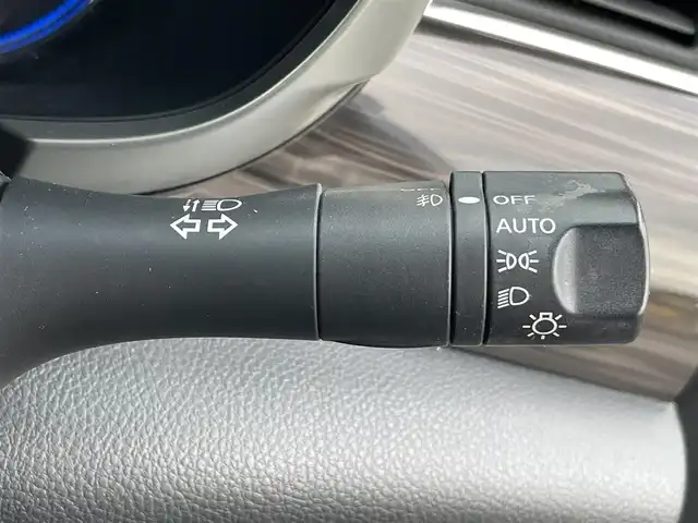日産 エルグランド 250ハイウェイスターS 岡山県 2017(平29)年 6.8万km ブリリアントホワイトパール 登録時走行距離67713km/社外SDナビ(AVIC-RZ06)/(Bluetooth/DVD/CD/FM/AM/USB)/バックカメラ/フルセグTV/フリップダウンモニター/ビルドインETC/両側パワースライドドア/電動リアゲート/マニュアルモード付ATシフト/純正LEDライト/オートライト/純正フロアマット/純正18インチホイール/パワーウィンドウ/プッシュスタート/スマートキー