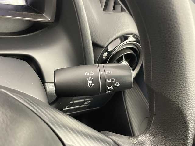 マツダ デミオ 13S 大分県 2015(平27)年 5.1万km ディープクリスタルブルーマイカ 純正ナビ/TV/（CD/DVD/USB/AUX/BT）/スマートシティブレーキサポート/誤発進抑制機能/LEDヘッドライト/オートライト/MTモード付AT/アイドリングストップ/ステアリングリモコン/ドライブレコーダー/ビルトインETC/プッシュスタート/スマートキー