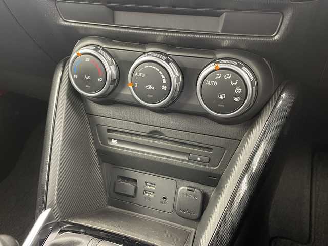 マツダ デミオ 13S 大分県 2015(平27)年 5.1万km ディープクリスタルブルーマイカ 純正ナビ/TV/（CD/DVD/USB/AUX/BT）/スマートシティブレーキサポート/誤発進抑制機能/LEDヘッドライト/オートライト/MTモード付AT/アイドリングストップ/ステアリングリモコン/ドライブレコーダー/ビルトインETC/プッシュスタート/スマートキー