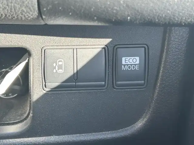 日産 セレナ 20X Sハイブリッド 岡山県 2013(平25)年 11万km スーパーブラック 登録時走行距離109663km/純正SDナビ/(AM/FM/BT/DVD)/ビルトインETC/バックカメラ/片側パワースライド/オートライト/横滑り防止装置/盗難防止装置/ABS/プッシュスタート/スマートキー/スペアキー1本/ハロゲンヘッドライト/保証書/取扱説明書/記録簿