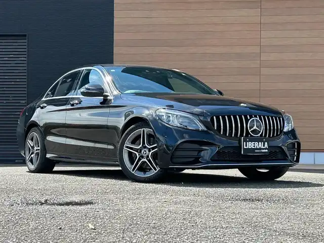 メルセデス・ベンツ Ｃ２２０ｄ アバンギャルド　AMGライン 宮崎県 2019(令1)年 4.8万km オブシディアンブラック 純正メモリナビ/・Bluetooth/・フルセグテレビ /・AM/FM/バックカメラ/パーキングアシスト /・前後コーナーセンサー /レザーエクスクルーシブパッケージ/・レッドレザーシート /・D/N席パワーシート /・D/N席シートヒーター /ブルメスターサウンド/レーダーセーフティパッケージ/・ディストロニックプラス/・レーンキープアシスト/・ブラインドスポットアシスト/パワートランク/・フットオープン/アンビエントライト /パドルシフト/保証書/・取扱説明書/・スペアキー