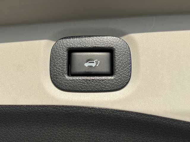 日産 エクストレイル 20X 静岡県 2018(平30)年 5.1万km ブリリアントホワイトパール 純正ナビ/・iPod/・SD/・FM/AM/・フルセグTV/・WALKMAN/USB/・MUSIC STOCKER/・CD/DVD/Blu-ray/・Bluetooth/主要装備/・バックカメラ/・ETC/・コーナーセンサー/・エマージェンシーブレーキ/・パーキングアシスト/・4×4-i/・パワーバックドア/・アイドリングストップ/・ヒルディセントコントロール/・ヒーテッドドアミラー/・フォグランプ
