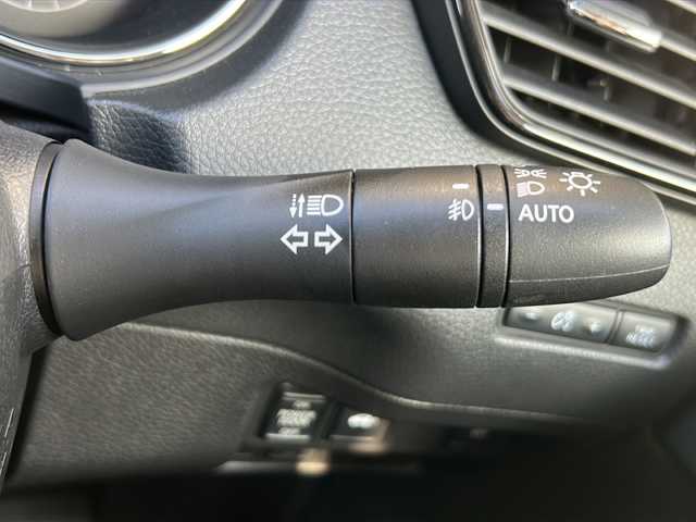 日産 エクストレイル 20X 静岡県 2018(平30)年 5.1万km ブリリアントホワイトパール 純正ナビ/・iPod/・SD/・FM/AM/・フルセグTV/・WALKMAN/USB/・MUSIC STOCKER/・CD/DVD/Blu-ray/・Bluetooth/主要装備/・バックカメラ/・ETC/・コーナーセンサー/・エマージェンシーブレーキ/・パーキングアシスト/・4×4-i/・パワーバックドア/・アイドリングストップ/・ヒルディセントコントロール/・ヒーテッドドアミラー/・フォグランプ