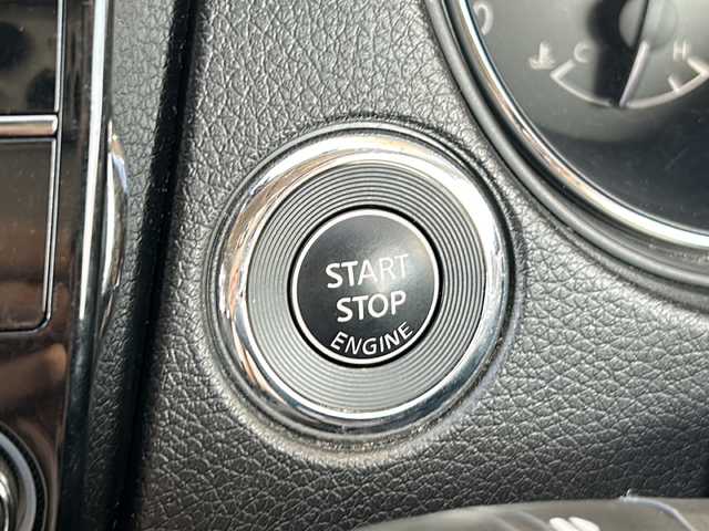 日産 エクストレイル 20X 静岡県 2018(平30)年 5.1万km ブリリアントホワイトパール 純正ナビ/・iPod/・SD/・FM/AM/・フルセグTV/・WALKMAN/USB/・MUSIC STOCKER/・CD/DVD/Blu-ray/・Bluetooth/主要装備/・バックカメラ/・ETC/・コーナーセンサー/・エマージェンシーブレーキ/・パーキングアシスト/・4×4-i/・パワーバックドア/・アイドリングストップ/・ヒルディセントコントロール/・ヒーテッドドアミラー/・フォグランプ