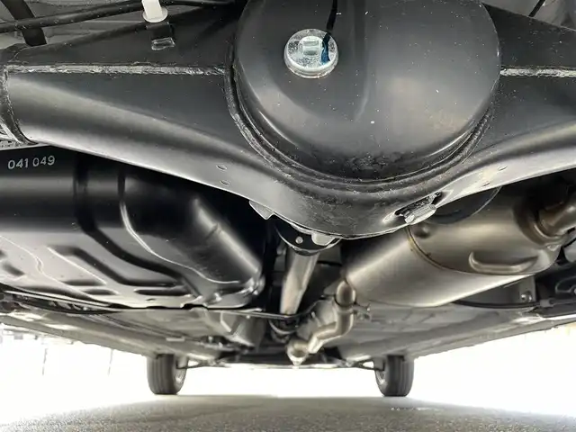 スズキ ラパン X 岐阜県 2024(令6)年 0.2万km ピュアホワイトP ワンオーナー/4WD/純正ディスプレイオーディオ/【Bluetooth．AM/FMラジオ】/バックカメラ/スマートキー/ETC/ドライブレコーダー/ベンチシート/シートヒーター/純正フロアマット/純正アルミホイール/コーナーセンサー/オートライト/横滑り防止装置/レーンキープアシスト/衝突被害軽減ブレーキ/盗難防止装置/保証書/取扱説明書