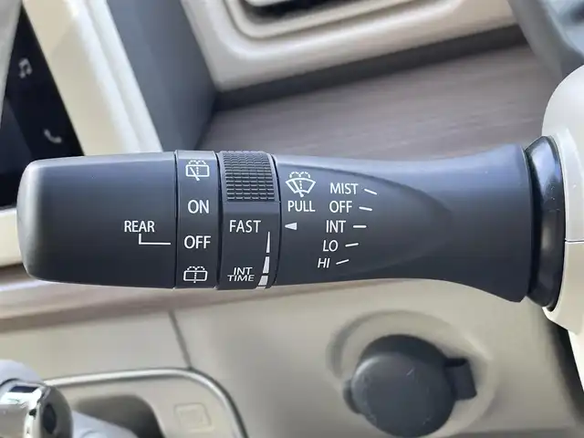 スズキ ラパン X 岐阜県 2024(令6)年 0.2万km ピュアホワイトP ワンオーナー/4WD/純正ディスプレイオーディオ/【Bluetooth．AM/FMラジオ】/バックカメラ/スマートキー/ETC/ドライブレコーダー/ベンチシート/シートヒーター/純正フロアマット/純正アルミホイール/コーナーセンサー/オートライト/横滑り防止装置/レーンキープアシスト/衝突被害軽減ブレーキ/盗難防止装置/保証書/取扱説明書