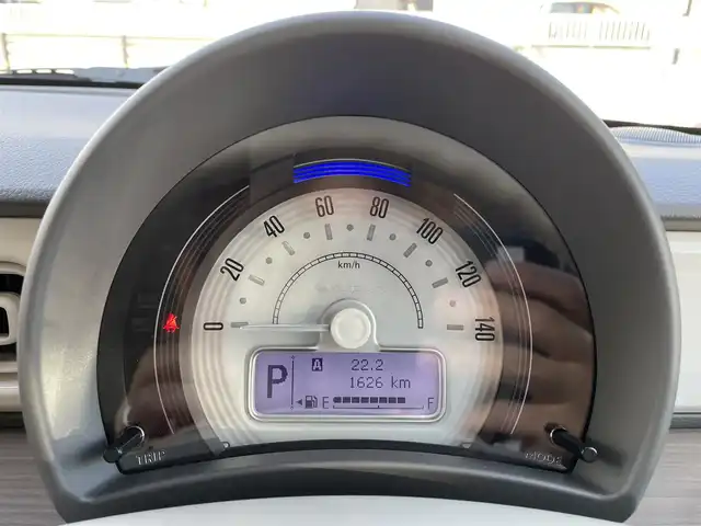スズキ ラパン X 岐阜県 2024(令6)年 0.2万km ピュアホワイトP ワンオーナー/4WD/純正ディスプレイオーディオ/【Bluetooth．AM/FMラジオ】/バックカメラ/スマートキー/ETC/ドライブレコーダー/ベンチシート/シートヒーター/純正フロアマット/純正アルミホイール/コーナーセンサー/オートライト/横滑り防止装置/レーンキープアシスト/衝突被害軽減ブレーキ/盗難防止装置/保証書/取扱説明書