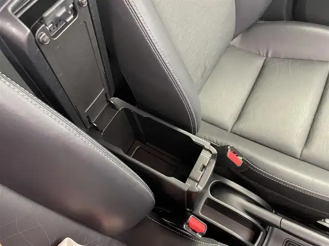 トヨタ アクア G ブラックソフトレザーセレ 大分県 2016(平28)年 9.1万km ディープアメジストマイカメタリック プリクラッシュセーフティー/レーンアシスト/オートハイビーム/社外ナビ/（フルセグ/CD/DVD/Bluetooth）/バックカメラ/レザーシート/シートヒーター/クルーズコントロール/プッシュスタート・スマートキー/ヘッドライトレベライザー/オートライト/ステアリングスイッチ/電動格納ミラー/保証書・取扱説明書