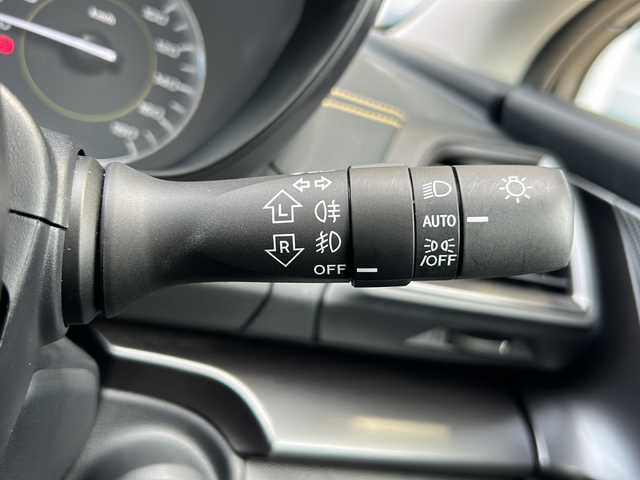 スバル ＸＶ ハイブリッド アドバンス スタイルエディション 静岡県 2022(令4)年 1.7万km マグネタイトグレーメタリック 純正ナビ　/バック・サイドカメラ　/衝突軽減ブレーキ　/レーダークルーズコントロール　/レーンキープアシスト　/誤発進抑制機能　/ＬＥＤライト　/ＥＴＣ　/クリアランスソナー　/純正１８アルミホイール /シートヒーター /スマートキー /プッシュスタート