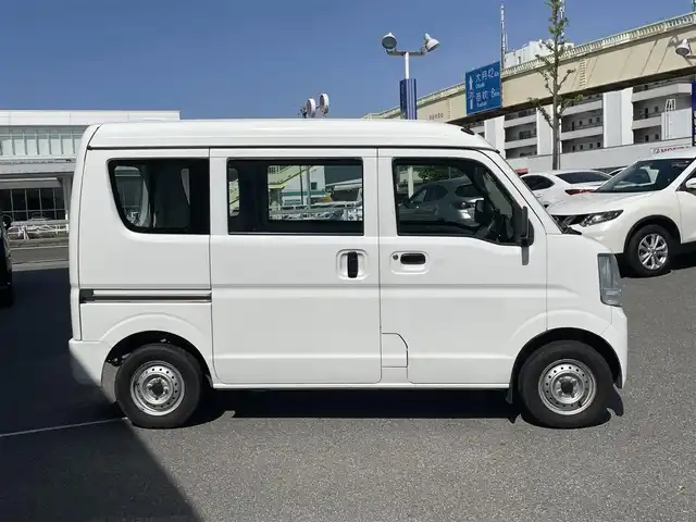 スズキ エブリイ PA 山梨県 2017(平29)年 9.5万km スペリアホワイト (株)IDOMが運営する【じしゃロン甲府店】の自社ローン専用車両になります。/こちらは現金またはオートローンご利用時の価格です。自社ローンご希望の方は別途その旨お申付け下さい/パートタイム４ＷＤ/ハイルーフ/ＥＴＣ/ラジオ/取説書
