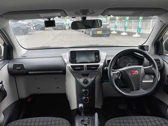 トヨタ ｉＱ 130G → ゴー 愛知県 2012(平24)年 12.4万km シルバーM /禁煙車//社外SDナビ/フルセグTV//Bluetooth.CD.DVD//ETC/バックカメラ//前方ドライブレコーダー//レーダー探知機（ZR337CSD）//社外センターマフラー//純正フロアマット//純正ドアバイザー//ヘッドライトレベライザー//横滑り防止（VSC）//ECOモード//リモコンキー//電動格納ミラーウインカー
