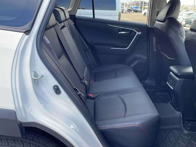 トヨタ ＲＡＶ４ アドベンチャー オフロードPKG 徳島県 2020(令2)年 4.7万km スーパーホワイトⅡ 純正HDDナビ/（フルセグ/DISC/USB/BT）/全方位カメラ/追従式クルーズコントロール/ブラインドスポットモニター/パーキングアシスト/ステアリングヒーター/前席シートヒーター/前席エアーシート/合皮シート/ビルトインETC/純正18インチアルミホイール/純正フロアマット