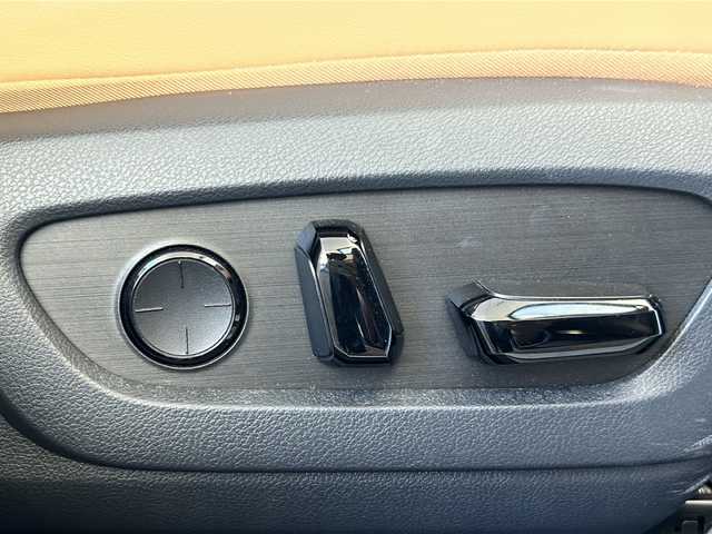 レクサス ＮＸ 250 バージョンL 岐阜県 2023(令5)年 2万km ソニッククォーツ ワンオーナー/サンルーフ/メーカーオプションナビ/フルセグTV/AM/FM/BT/USB/ブラインドスポットモニター/デジタルインナーミラー/アダプティブクルーズコントロール/ETC2.0/前後ドラレコ/バックカメラ(全周囲)/パドルシフト/ステアリング電動チルト/ステアリングヒーター/シートヒーター(全席)/シートクーラー(前席)/パワーシート/シートメモリー/パワーバックドア/プリクラッシュセーフティー/レーンディパーチャーアラート/ロードサインアシスト/フロント/リヤクロストラフィックアラート/レーンチェンジアシスト/プロアクティブドライビングアシスト/パーキングサポートブレーキ/クリアランスソナー/安心降車アシスト/リアカメラディテクション/横滑り防止装置/アイドリングストップ/オートライト/オートハイビーム/電動格納ミラー/スマートキー/プッシュスタート/革巻きステアリング/ECO/SPORTモード