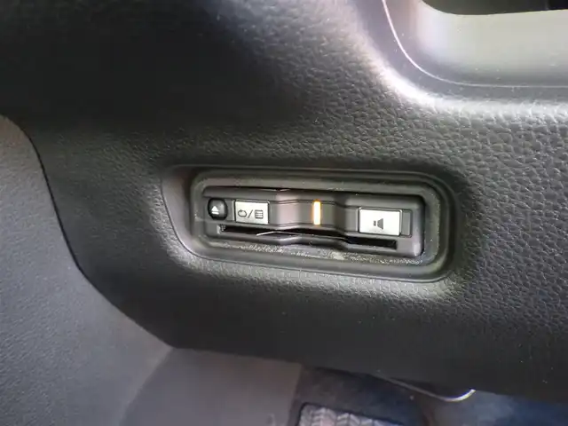 ホンダ フリード ハイブリット e:HEV クロスター 千葉県 2024(令6)年 1.3万km ソニックグレーパール ホンダセンシング/・衝突軽減ブレーキ（CMBS）/・車線維持支援システム（LKAS）/・アダプティブクルーズコントロール（ACC）/・ブラインドスポットインフォメーション/・後方誤発進抑制機能/・誤発進抑制機能/両側パワースライドドア/ディスプレイオーディオ/【Apple CarPlay　Android Auto対応】/【Bluetooth接続】/バックカメラ/ドライブレコーダー（ZDR-037）/ハーフレザーシート/前席シートヒーター/革巻きステアリング/ステアリングスイッチ/ETC/LEDヘッドライト/フォグライト/ウインカーミラー/コーナーセンサー/純正15インチアルミホイル/サイド/カーテンエアバッグ/Honda スマートキー