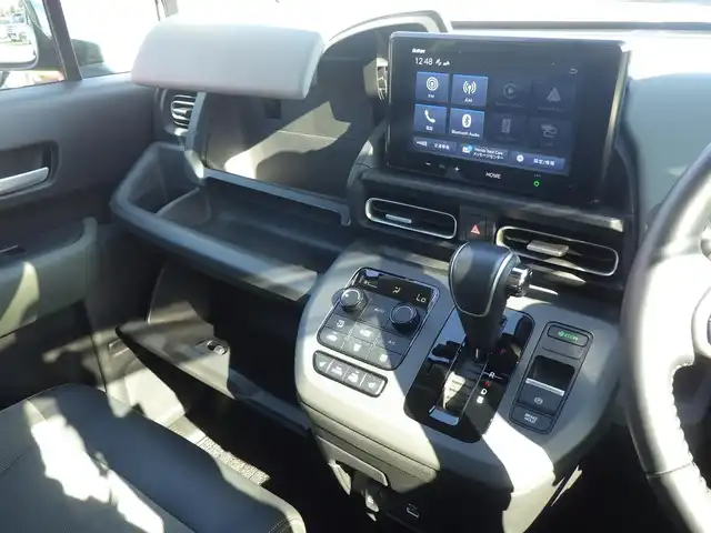 ホンダ フリード ハイブリット e:HEV クロスター 千葉県 2024(令6)年 1.3万km ソニックグレーパール ホンダセンシング/・衝突軽減ブレーキ（CMBS）/・車線維持支援システム（LKAS）/・アダプティブクルーズコントロール（ACC）/・ブラインドスポットインフォメーション/・後方誤発進抑制機能/・誤発進抑制機能/両側パワースライドドア/ディスプレイオーディオ/【Apple CarPlay　Android Auto対応】/【Bluetooth接続】/バックカメラ/ドライブレコーダー（ZDR-037）/ハーフレザーシート/前席シートヒーター/革巻きステアリング/ステアリングスイッチ/ETC/LEDヘッドライト/フォグライト/ウインカーミラー/コーナーセンサー/純正15インチアルミホイル/サイド/カーテンエアバッグ/Honda スマートキー