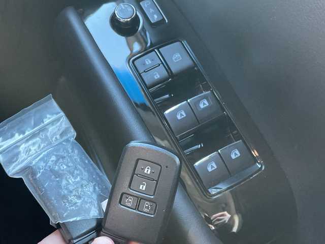 トヨタ ヴェルファイア ハイブリット ZR 青森県 2018(平30)年 6.6万km ブラック 4WD/純正10インチナビ・フルセグTV/CD・DVD・Bluetooth/純正12インチフリップダウンモニター/バックカメラ/黒合皮シート/前席エアシート・シートヒーター/助手席パワーオットマン/両側パワースライドドア/セーフティセンス/プリクラッシュセーフティ/レーダークルーズコントロール/レーントレーシングアシスト/オートマチックハイビーム/ビルトインETC/LEDヘッドライト/LEDフォグランプ/OP3眼LEDヘッドランプ/LEDフォグランプ/社外20インチアルミ/モデリスタエアロ